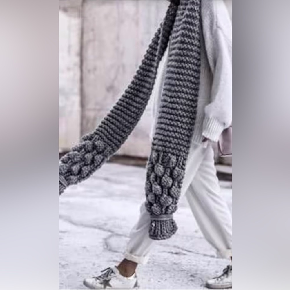 Mum’s Handmade Bubble Ribbed Scarf - Picture 5 of 11